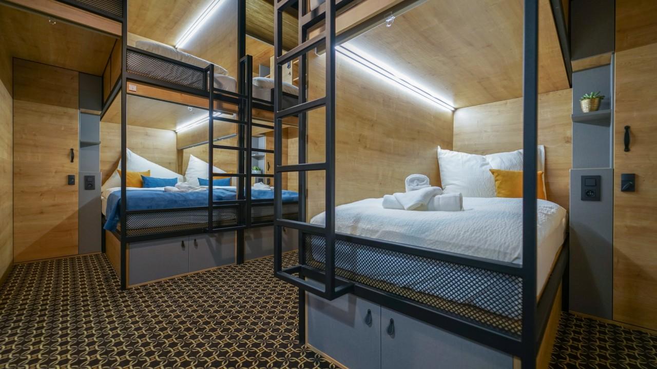 Hostel Chors Like A - 1st World Nft Block & Art Capsule Metachors Pressburg